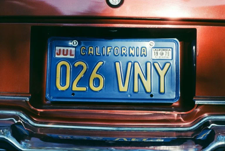 obtener una placa de vehículo en Estados Unidos