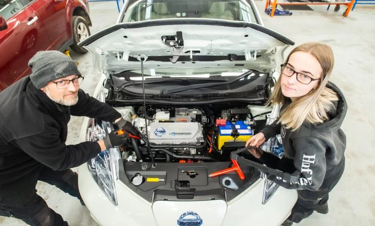 Servicio de Reparación Automotriz de Emergencia a Domicilio en Estados Unidos