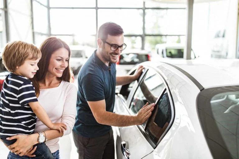 arreglar un vehículo nuevo si presenta alguna falla